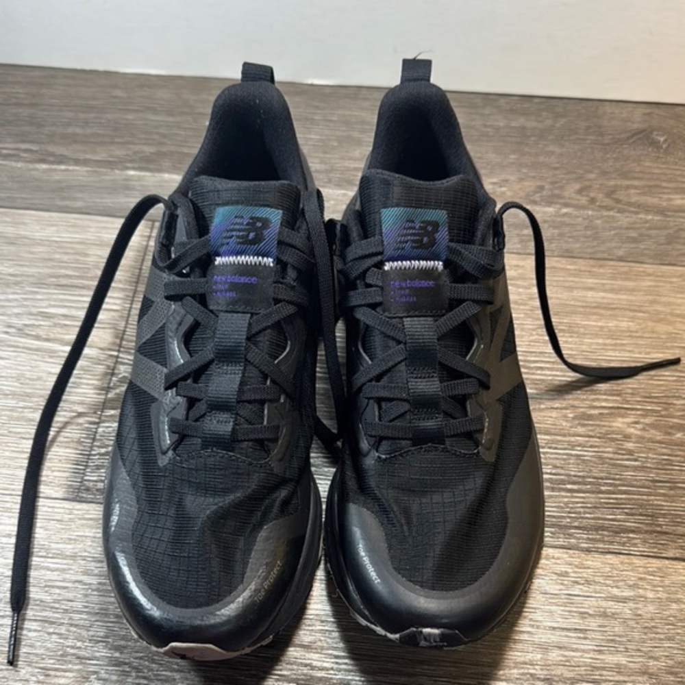 New Balance Men's Black athletic shoes size 10 (b236) - Picture 1 of 8